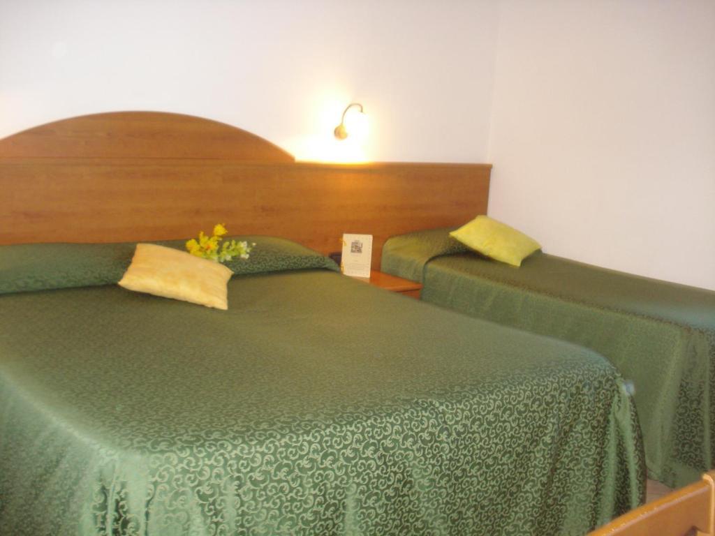 Carlo'S Hotel Castagneto Carducci Pokoj fotografie