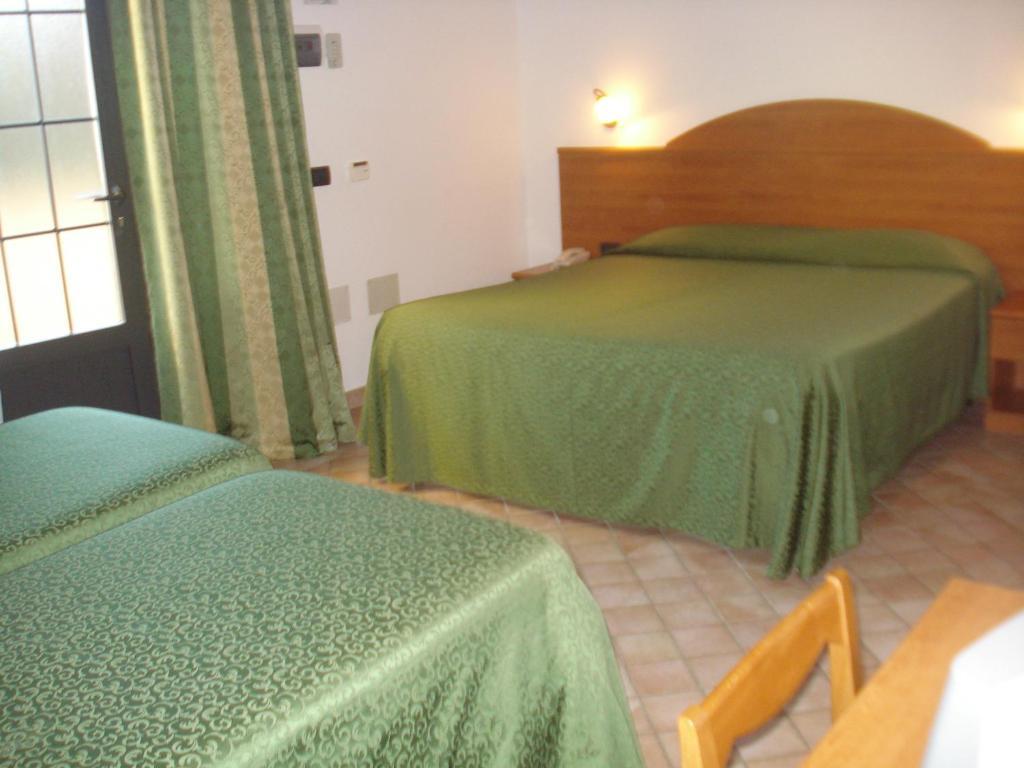 Carlo'S Hotel Castagneto Carducci Pokoj fotografie